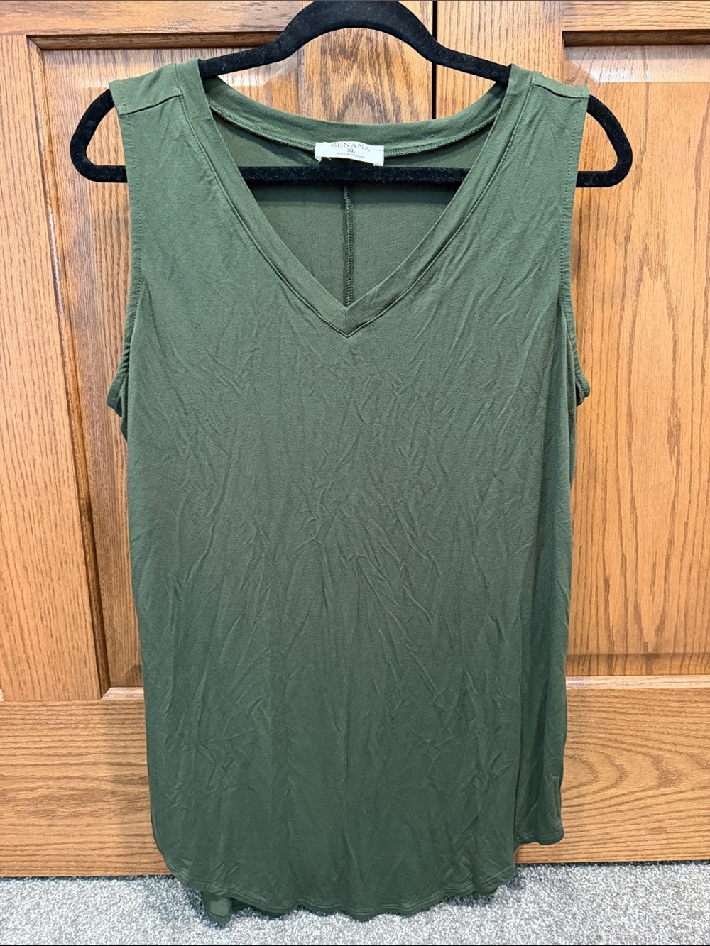 Zenana Olive Green V-Neck Sleeveless Tank size XL